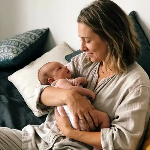 A Mother’s Roadmap to the First 14 Days: Navigating Colostrum, Engorgement, and Milk Supply